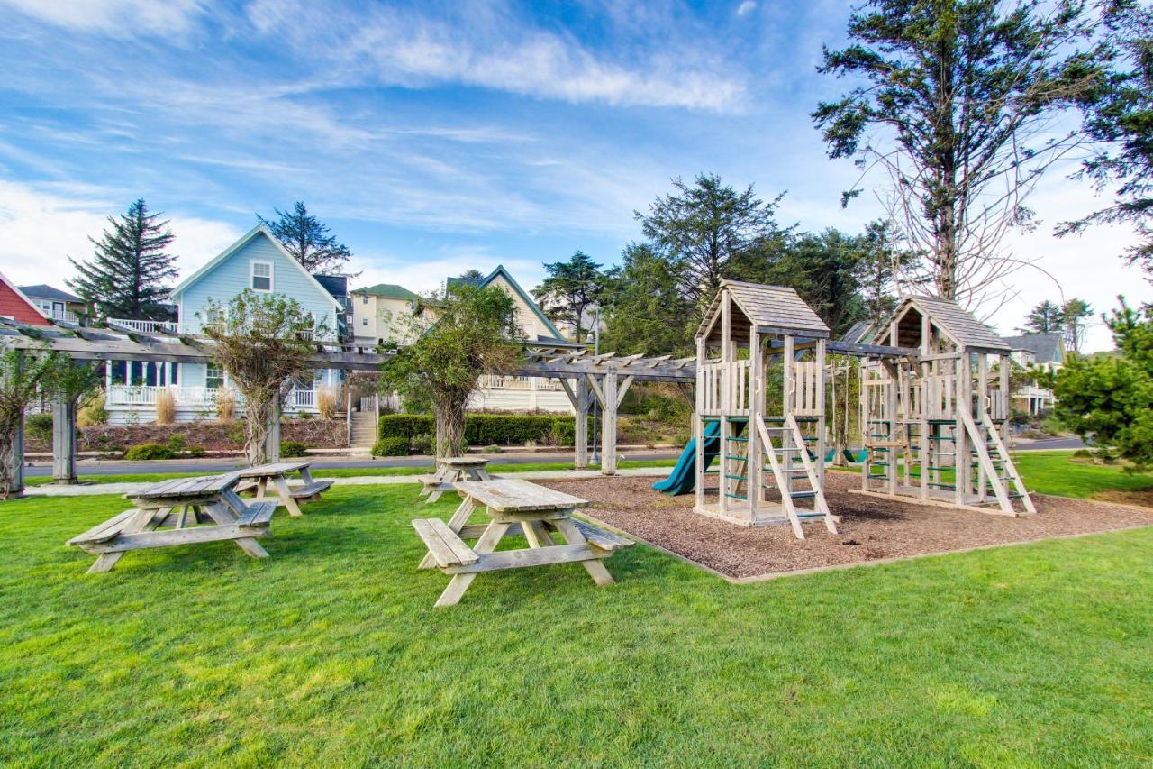 Dog Paddle Villa Lincoln City Exterior photo